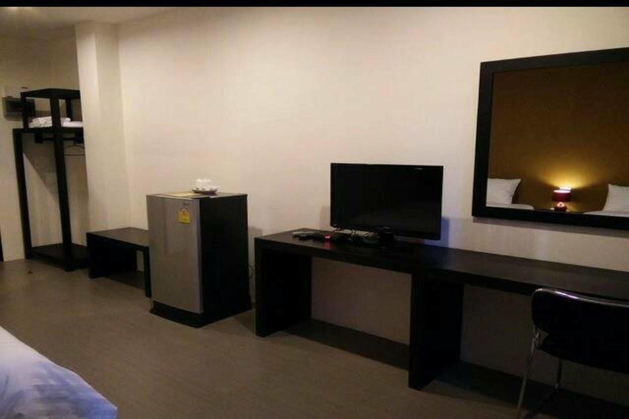One Fu Hotel Surin Luaran gambar